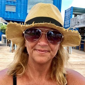 Meet your Posher, Brenda